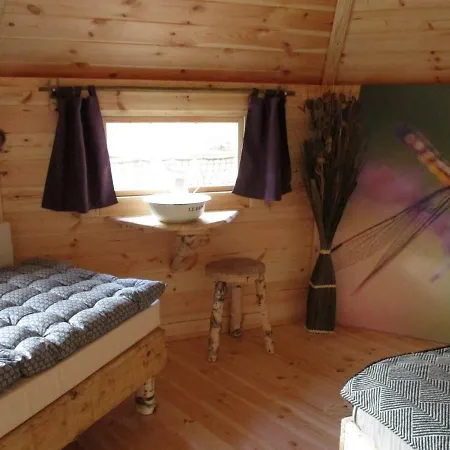 Les Cabanes De La Ferme Du Duzou Prázdninový dům